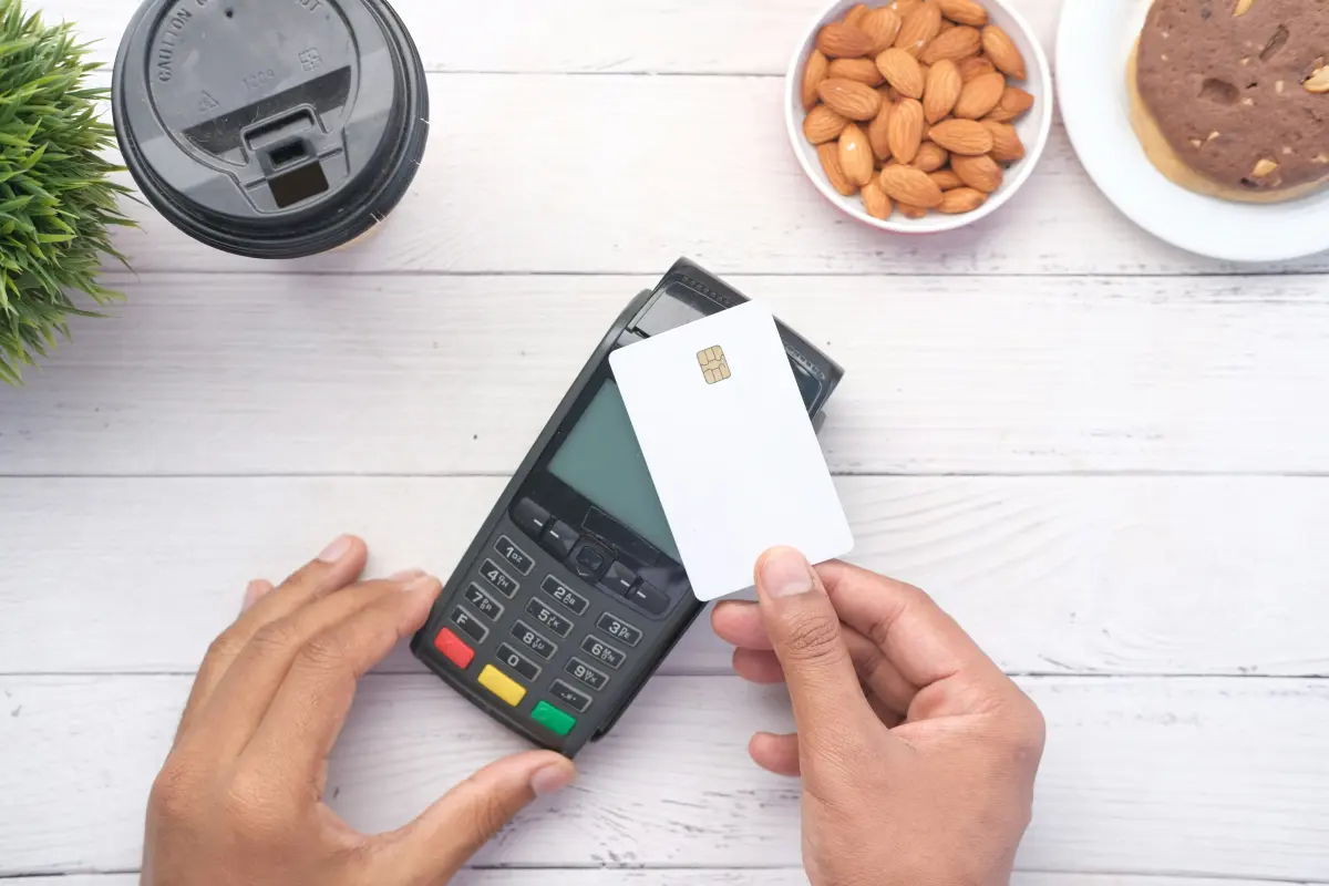 Multiple credit cards showing rewards and credit limit benefits