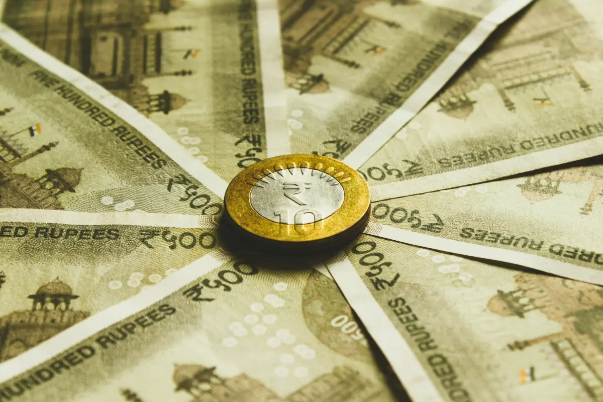 Time Value of Money diagram showing present value growing into future value over time