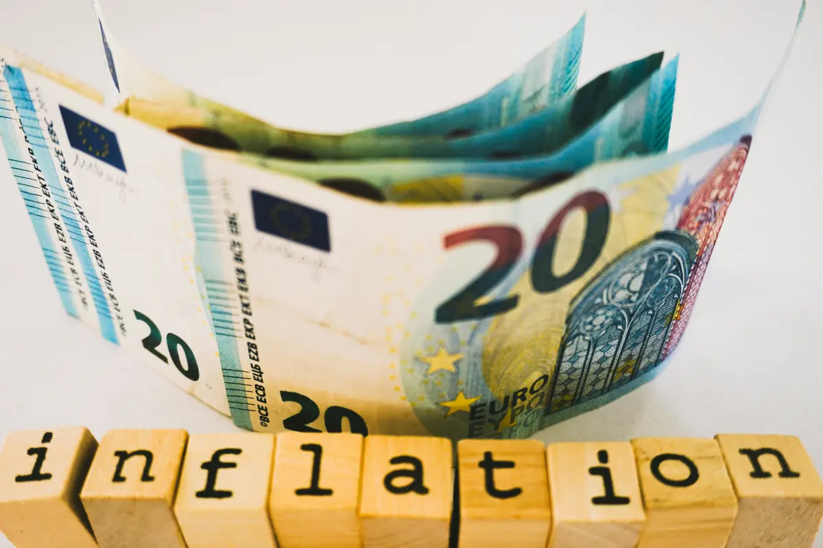 Hyperinflation economy example illustration