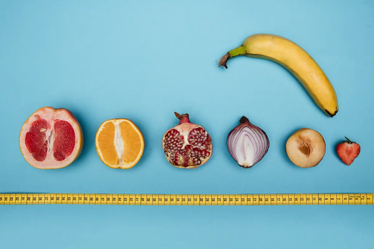 Fat intake nutrition chart showing healthy fats and diet balance illustration