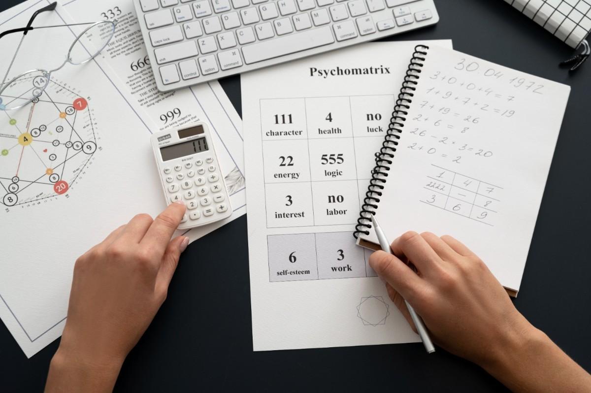 Illustration of accurate work hour tracking for productivity